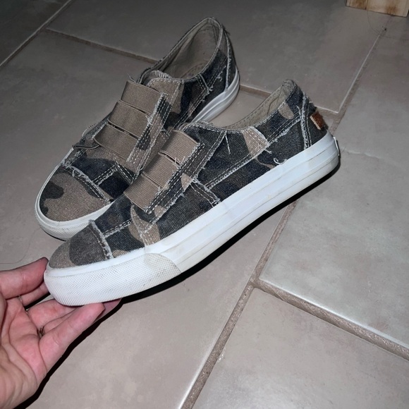 Blowfish camo slip on shoes - Picture 1 of 3